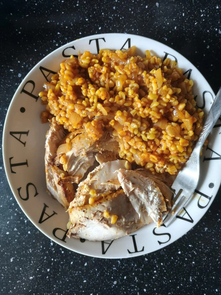 Pui fraged cu bulgur de ți se topește-n... gură Bulgur atât de bun, că prinzi bulgarii
