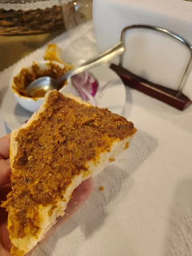 paine cu pasta jumari
