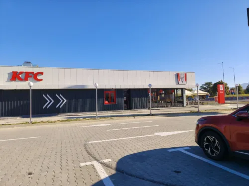 Prin bucătăria altora. Azi: KFC Drive-Thru Bran IMG20261003094049 500x375