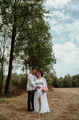 romantic wedding photoshoot in romanian countryside